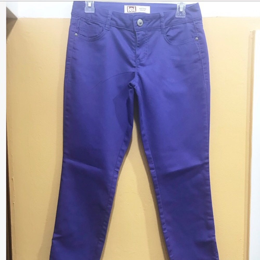 Pants - Picture 2 of 8